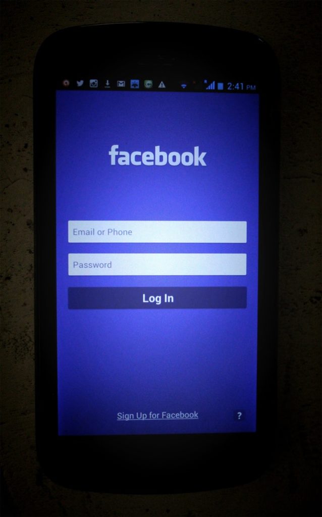 wirus z facebooka