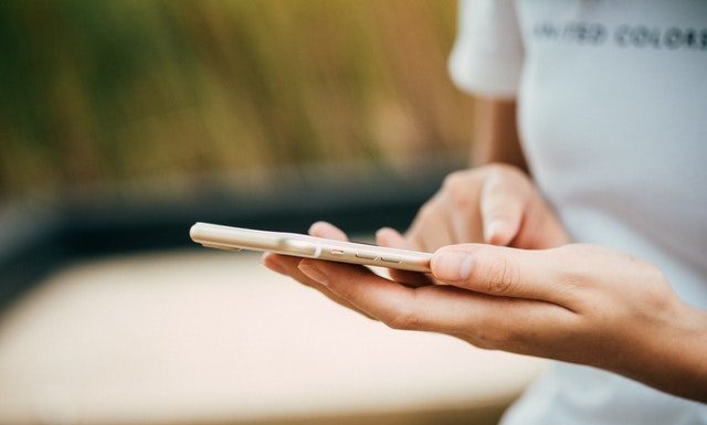 jak wylogować się z facebooka